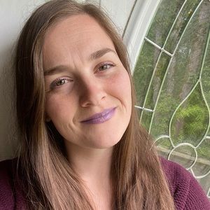 Meet your Posher, Jen! Add me and I’ll add you!